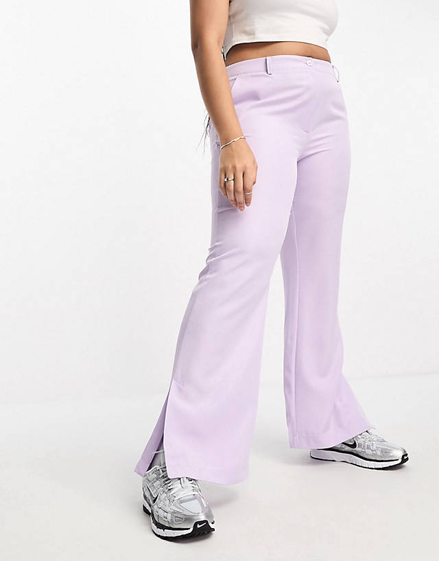 ONLY Curve - tailored blazer and flared trouser co-ord in lilac
