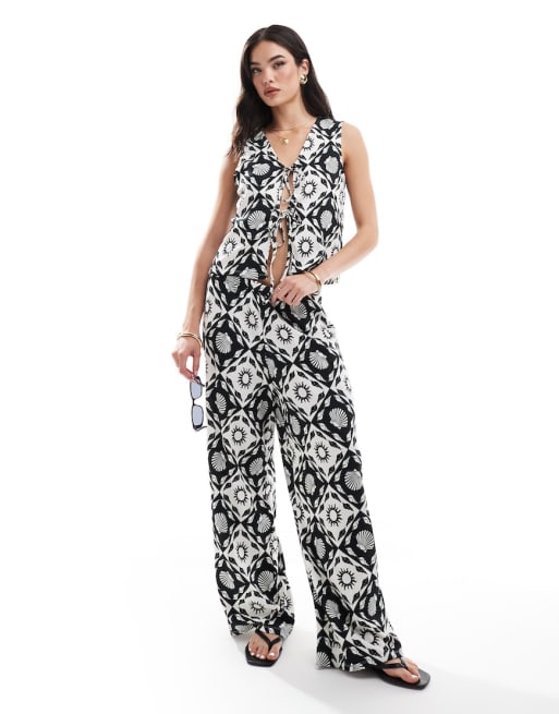 ONLY – Set mit Kachelprint in Schwarz-Weiß