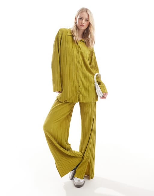 ONLY Tall Exclusive plisse shirt & pants set in green