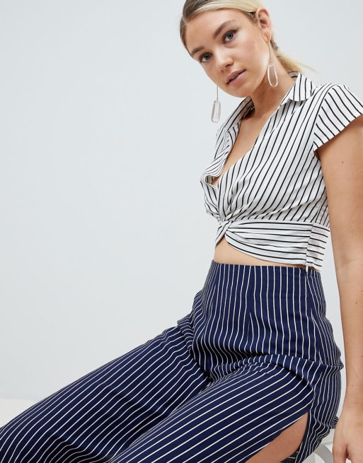 Parallel Lines - Blusa con dettaglio ritorto sul davanti e pantaloni a righe in coordinato