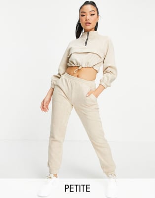 Parisian Petite - Ensemble avec top à col zippé et jogger en suédine - Beige