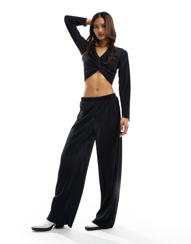 Pieces - ruched front v-neck plisse top and wide leg trouser co-ord in black