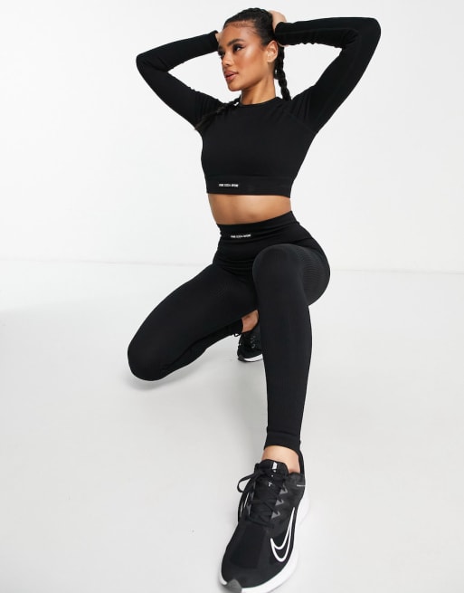 Pink Soda – Svart ribbat set i seamless
