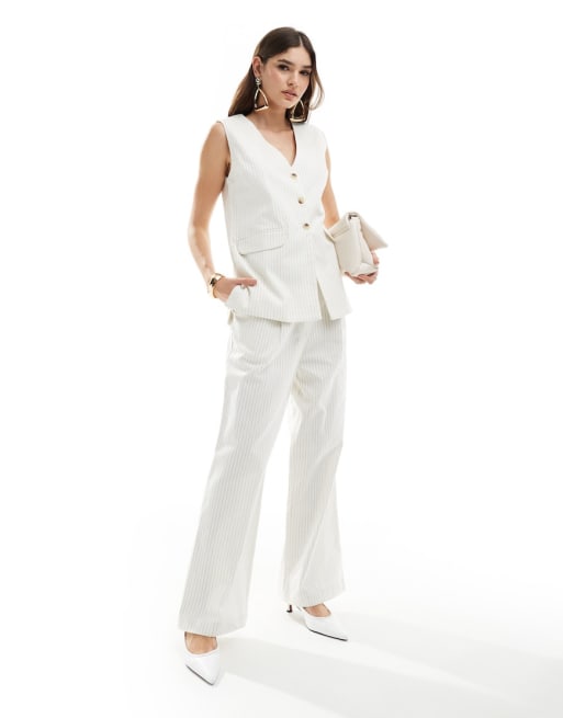 Pretty Lavish - Coordinato con blazer taglio lungo e pantaloni in misto lino color crema gessato