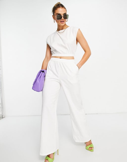 Pretty Lavish - Ruimvallende crop top en broek in gebroken wit