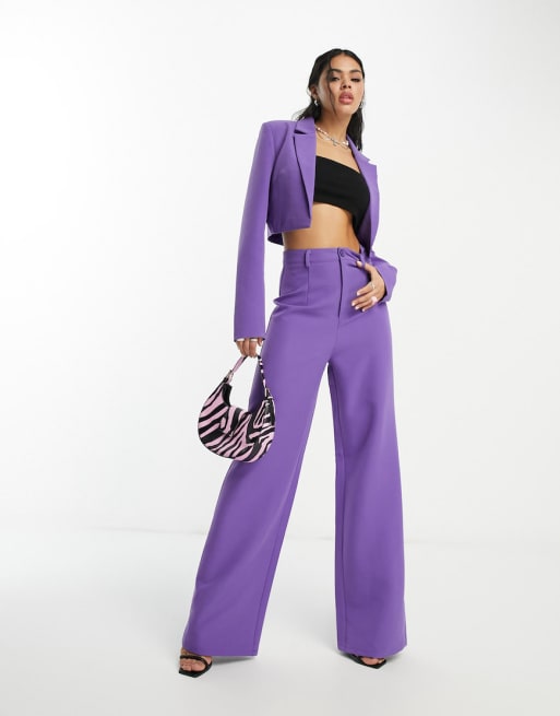 Public Desire x Paris Artiste - Coordinato con blazer corto e pantaloni con fondo ampio viola