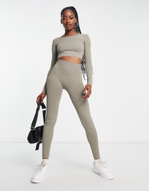 Pull&Bear – Brungrått ribbat set med topp och leggings i seamless design