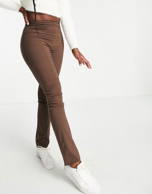 Pull&Bear - Coordinato con camicia con bottoni e pantaloni marroni