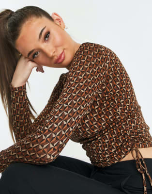 Pull&Bear - Coordinato con gonna e top marrone in jacquard arricciato