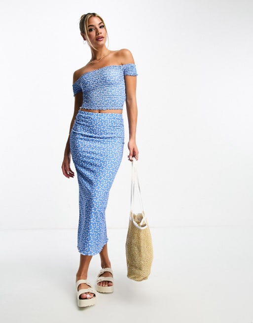 Pull&Bear - Ensemble top froncé à encolure Bardot et jupe - Bleu fleuri