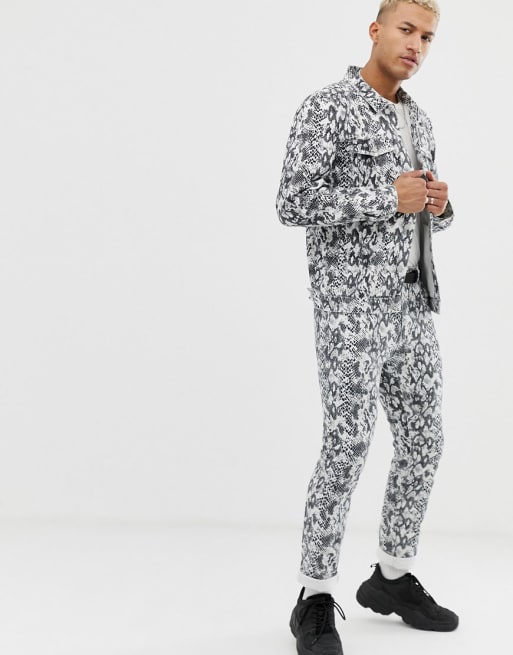 Pull&Bear – Jeans-Kombi mit Schlangenhaut-Print