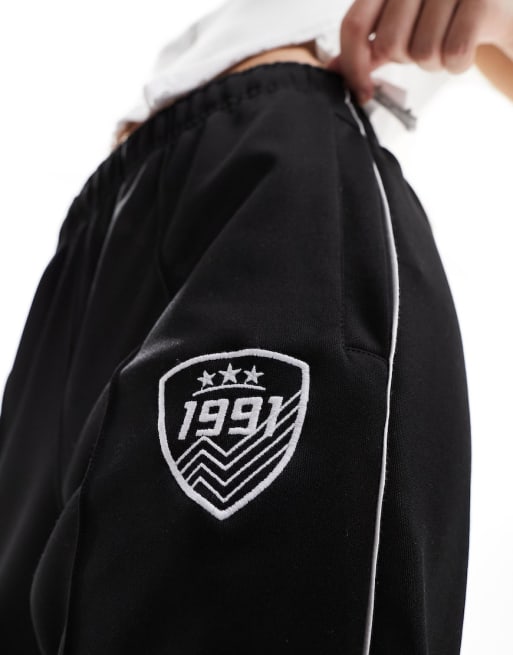 Pull&Bear - Survêtement avec haut zippé à manches longues et pantalon - Noir