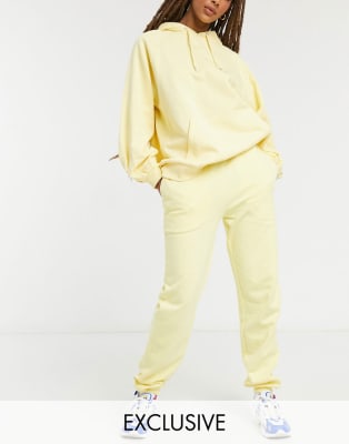 Reclaimed Vintage - Inspired - Co-ord set - Joggingbroek en hoodie in geel