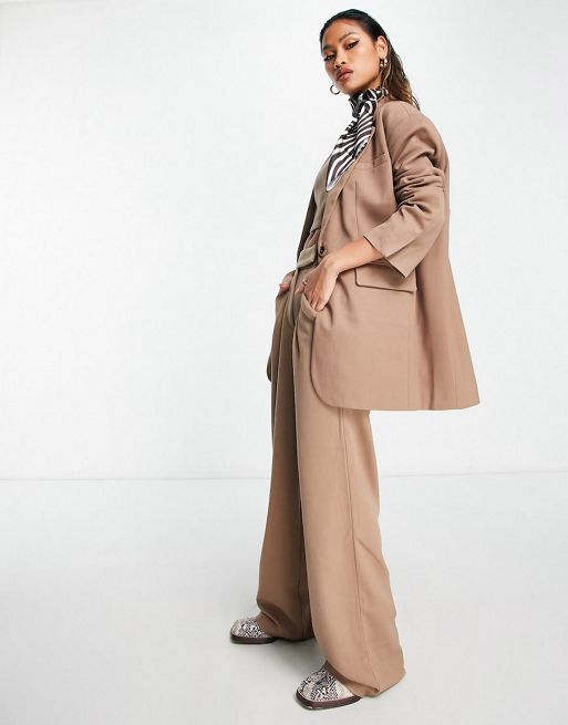 Something New x Naomi Anwer – Beige oversize-kostym, 3 delar