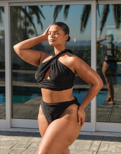 South Beach Curve x Leslie Sidora – Svart metallisk bikiniunderdel med hög benskärning, endast hos ASOS