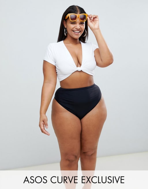 T-shirt-bikinitop med dyb udskæring og bindebånd foran og højtaljet trusse-sæt fra ASOS DESIGN Curve