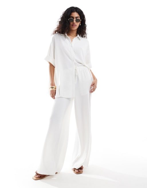 The Frolic - Vanora - Ruimvallend strandoverhemd van co-ord set met split in wit