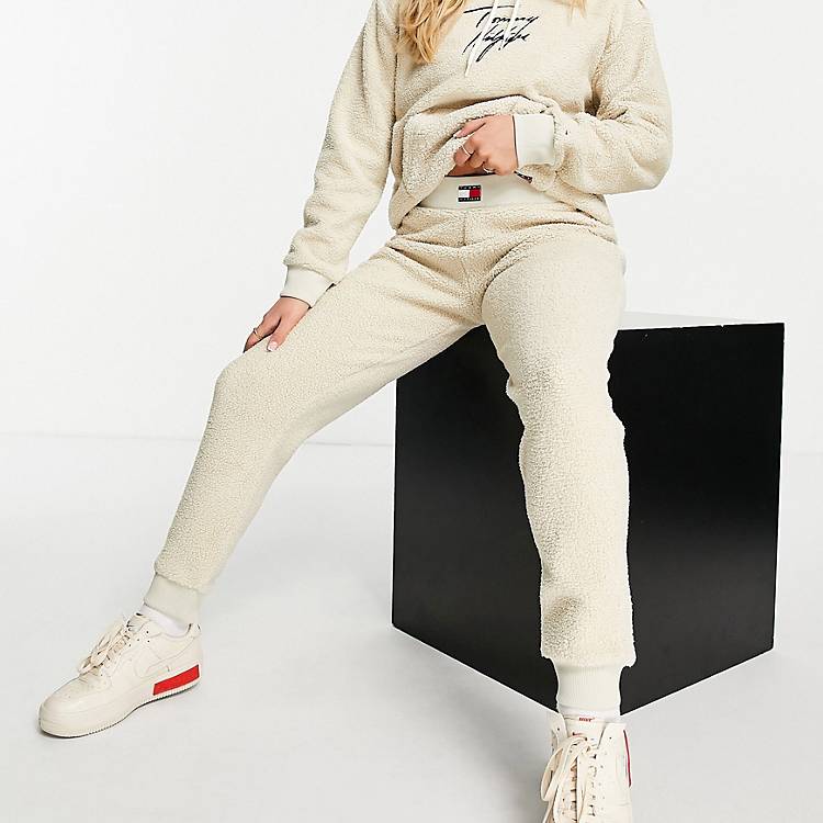 Tommy Hilfiger 85 sherpa recycled fluffy logo loungewear set in cream | ASOS