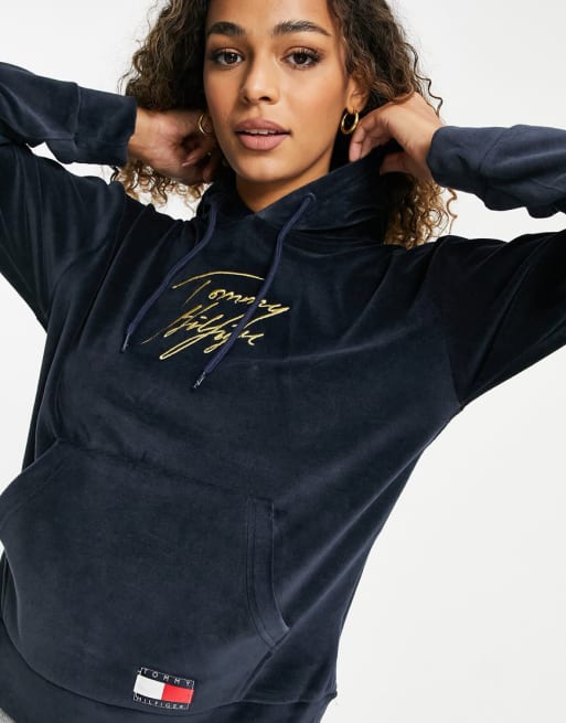 Tommy Hilfiger – Marinblått mysset i mjuk velour
