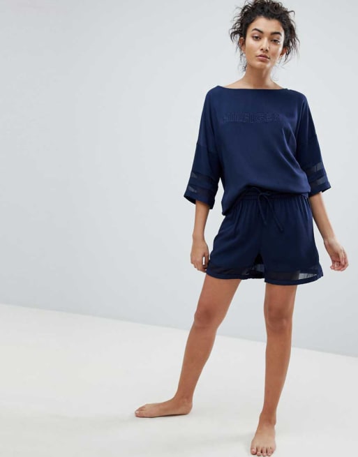 Tommy Hilfiger – Set mit T-Shirt und Shorts im College-Stil