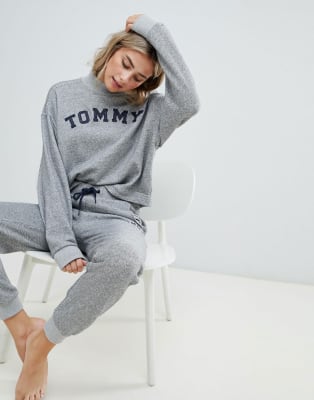 tommy hilfiger sweater and sweatpants