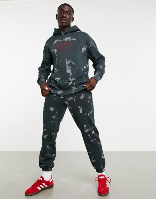 Exclusive tracksuits store