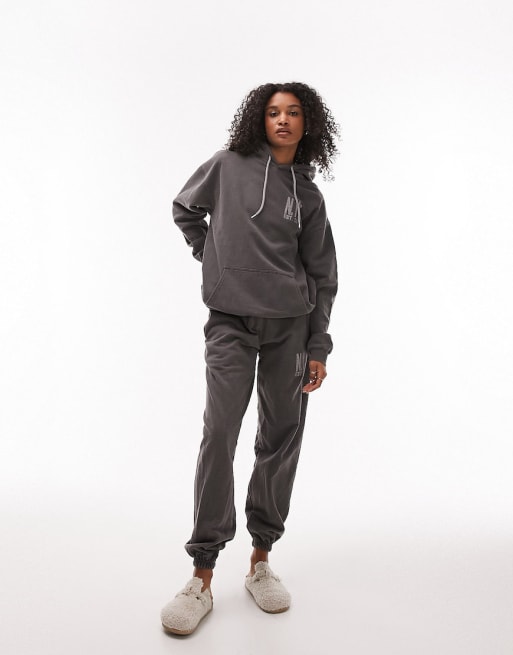 Topshop - Co-ord set met 'New York collective'-print en vintage wassing in antraciet
