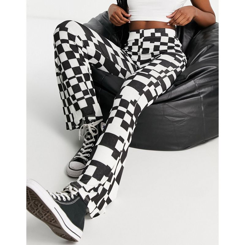 Pantaloni stampati kDx7P Topshop - Coordinato con T-shirt e pantaloni a zampa con stampa a quadri monocromatica