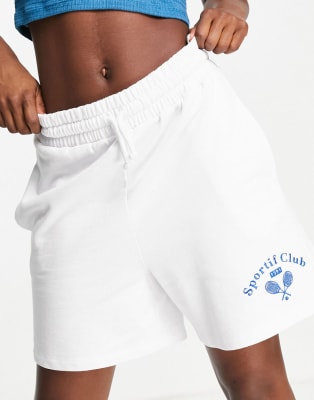 Sporty Luxe 3