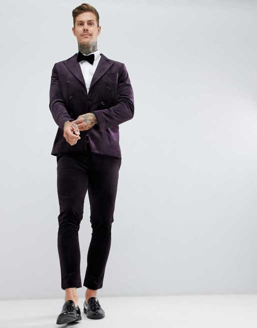 Traje ajustado de terciopelo de Gianni Feraud