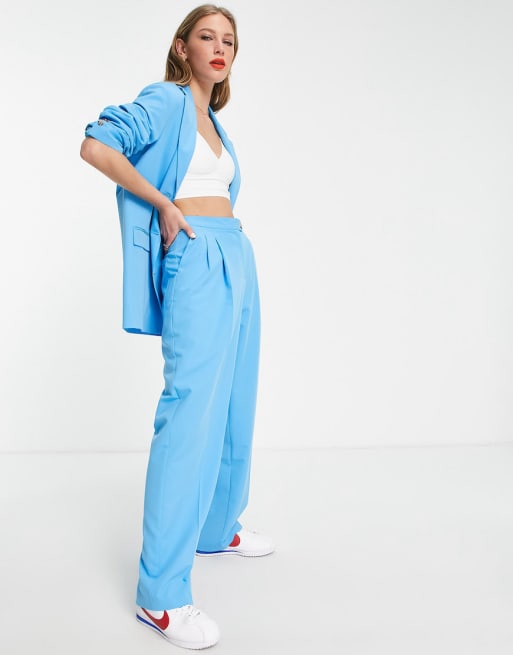 Traje color turquesa de corte masculino de Topshop