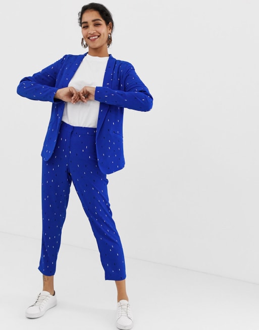 Traje con estampado de lunares de Vila