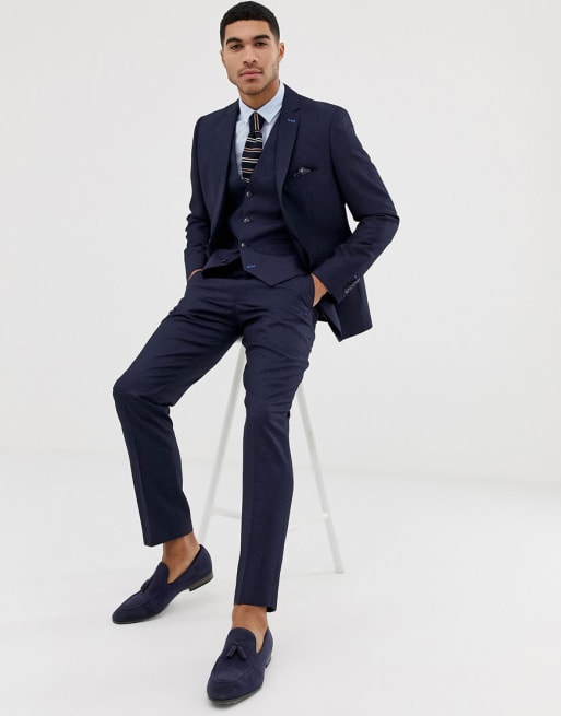 Traje entallado con diseño a cuadros pequeños en azul marino de Harry Brown 