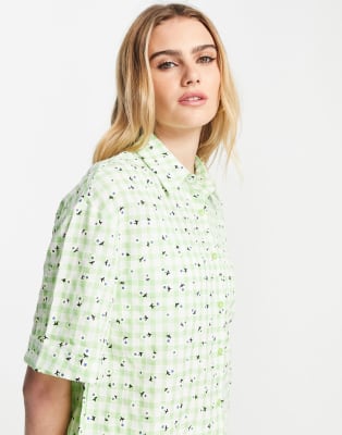 Urban Threads - Co-ord set met geborduurde bloemen en groene gingham ruit