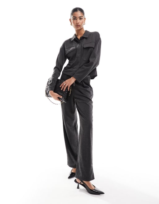 Vero Moda - Comfortabele co-ord set van boxy utility-overhemd met broek in donkergrijs