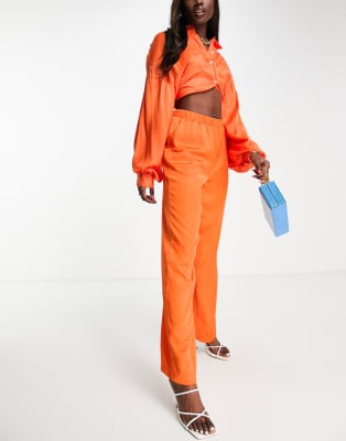 Vero Moda - Coordinato in raso arancione acceso con pantaloni e camicia