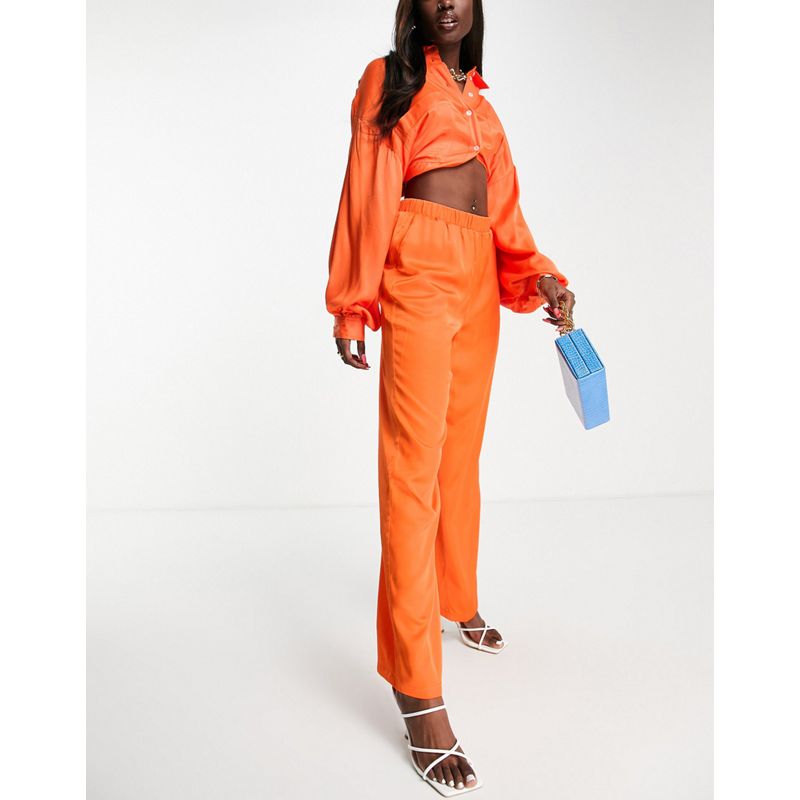 Top Donna Vero Moda - Coordinato in raso arancione acceso con pantaloni e camicia