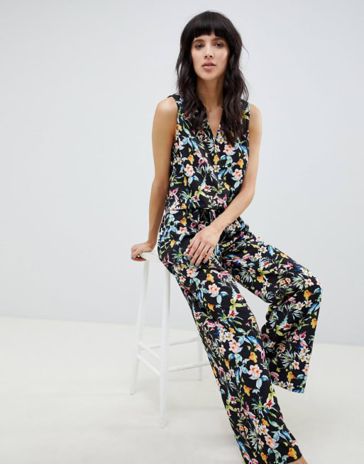 Vero Moda floral pants | ASOS