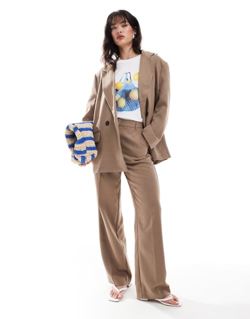 Vero Moda – Mockabrunt figursytt set med fiskbensmönstrad kavaj och vida byxor
