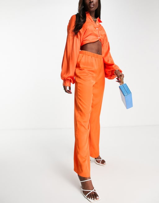 Vero Moda - Satijnen combi-set van broek met overhemd in feloranje