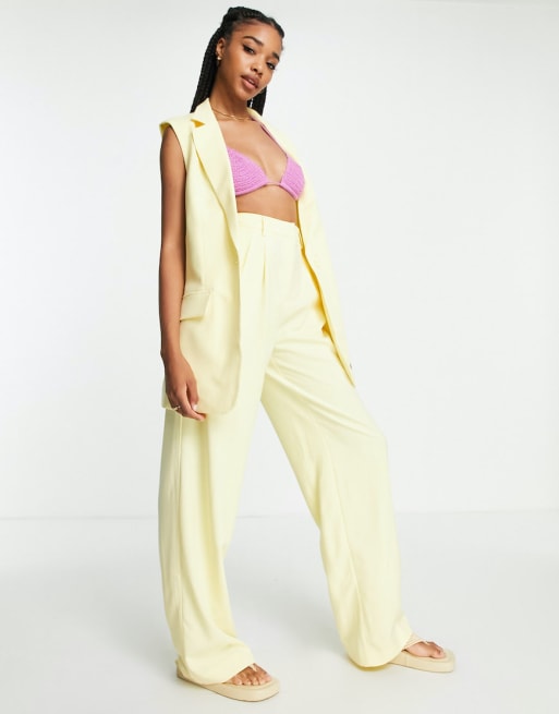 Vero Moda Tall - Coordinato sartoriale giallo con gilet e pantaloni da abito