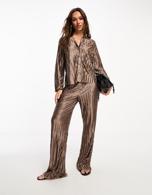 Vila - Coordinato con camicia e pantaloni color tortora plissé