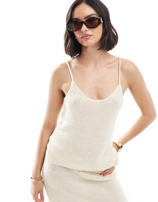 Vila – Gestricktes Set in Creme mit Camisole und Minirock