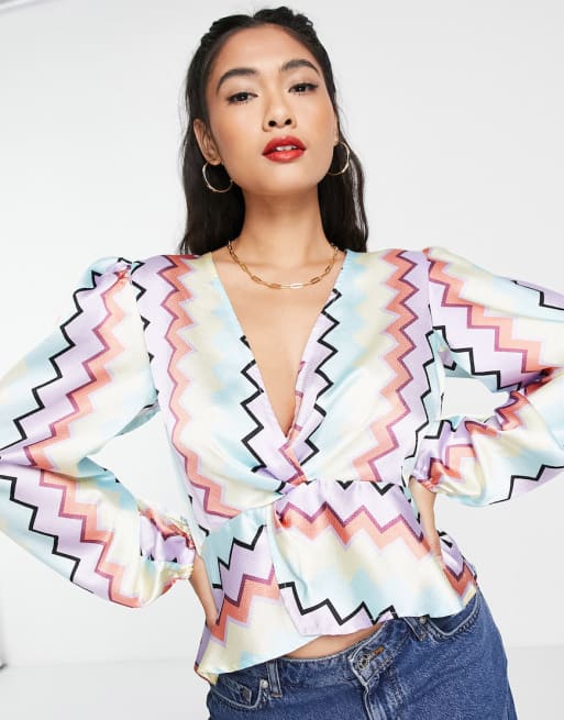 Vila - Satijnen co-ord set van blouse en broek met wijde pijpen in pastelkleurige zigzagprint