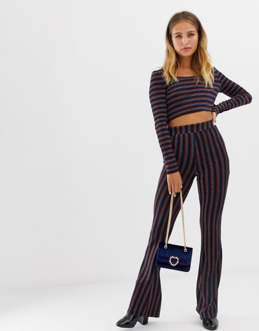 Wednesday's Girl - Completo coordinato a righe glitterate con top corto e pantaloni a zampa 