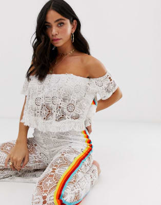 White Cabana completo in pizzo con righe arcobaleno