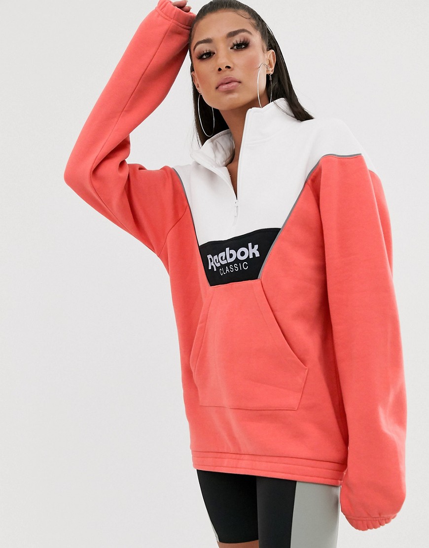 Reebok Vector pull over in red
