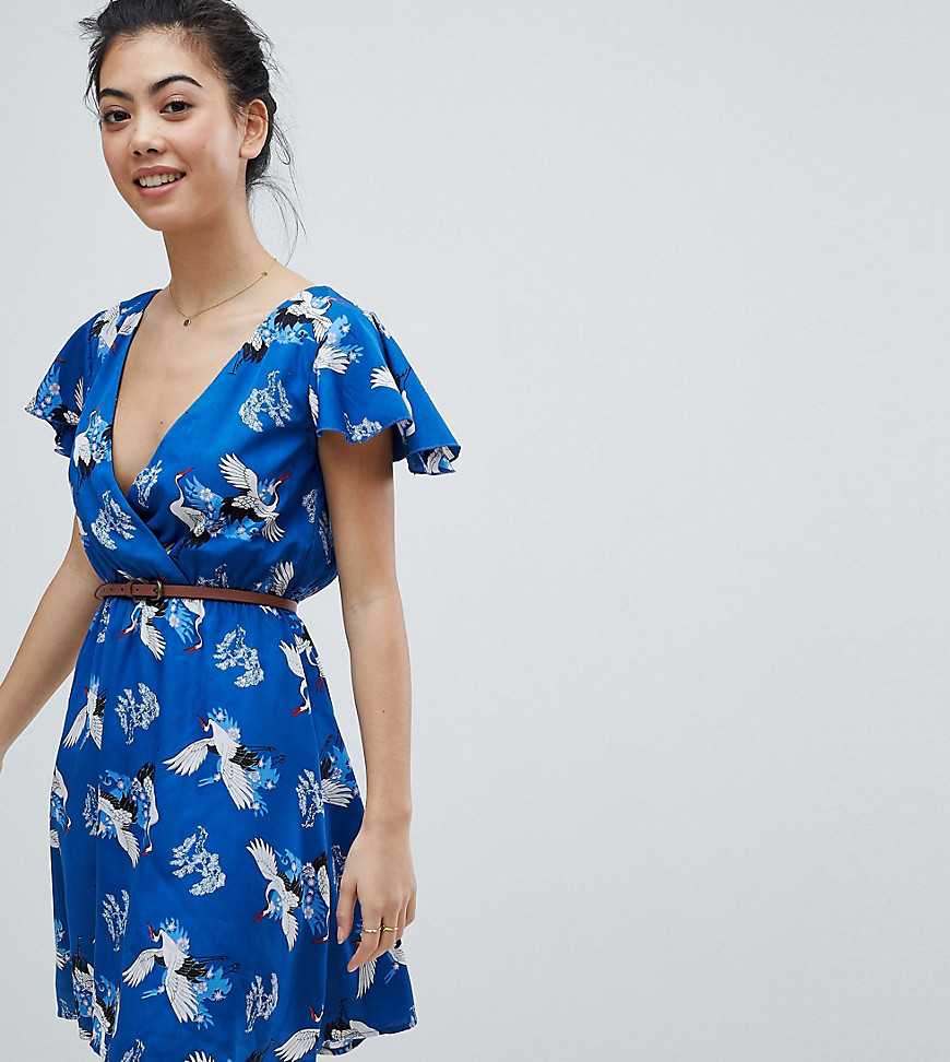 Yumi Petite Wrap Front Dress with Belt in Heron Print