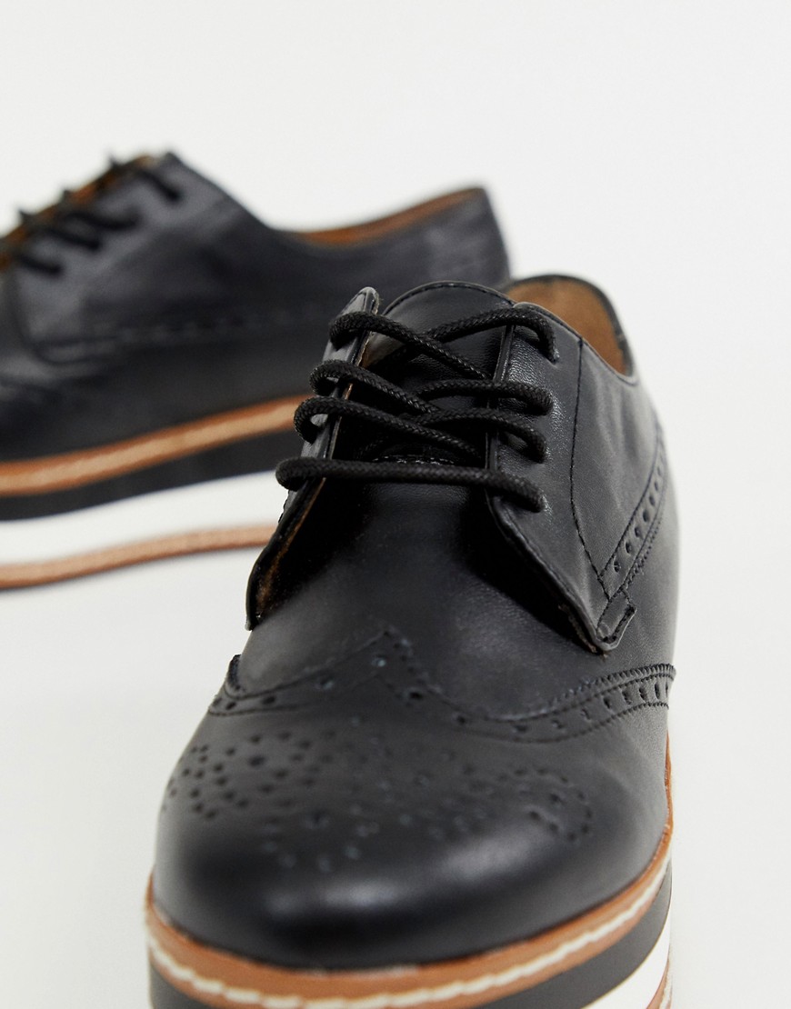 Steve Madden lace up shoes