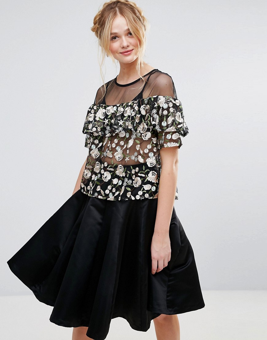 Rd & Koko Floral Embroidered Crop Top With Frill Detail - Black